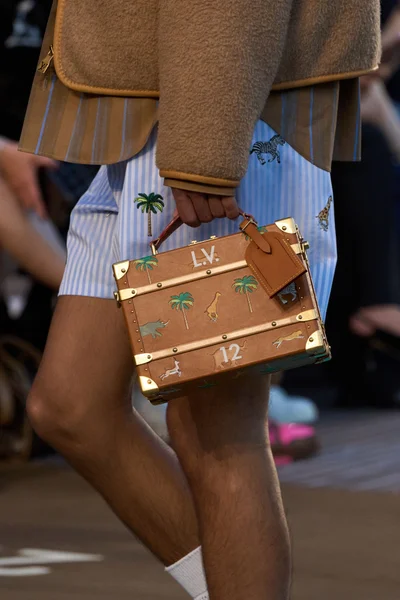 Look 147